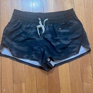 Vuori Shorts